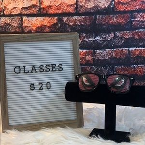 Vold Vision Glasses pin hole